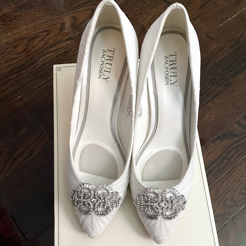 White lace pumps